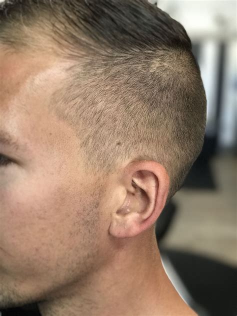 Men's Haircut in St. Louis — 30 Best Beauty Salons And Spas — .